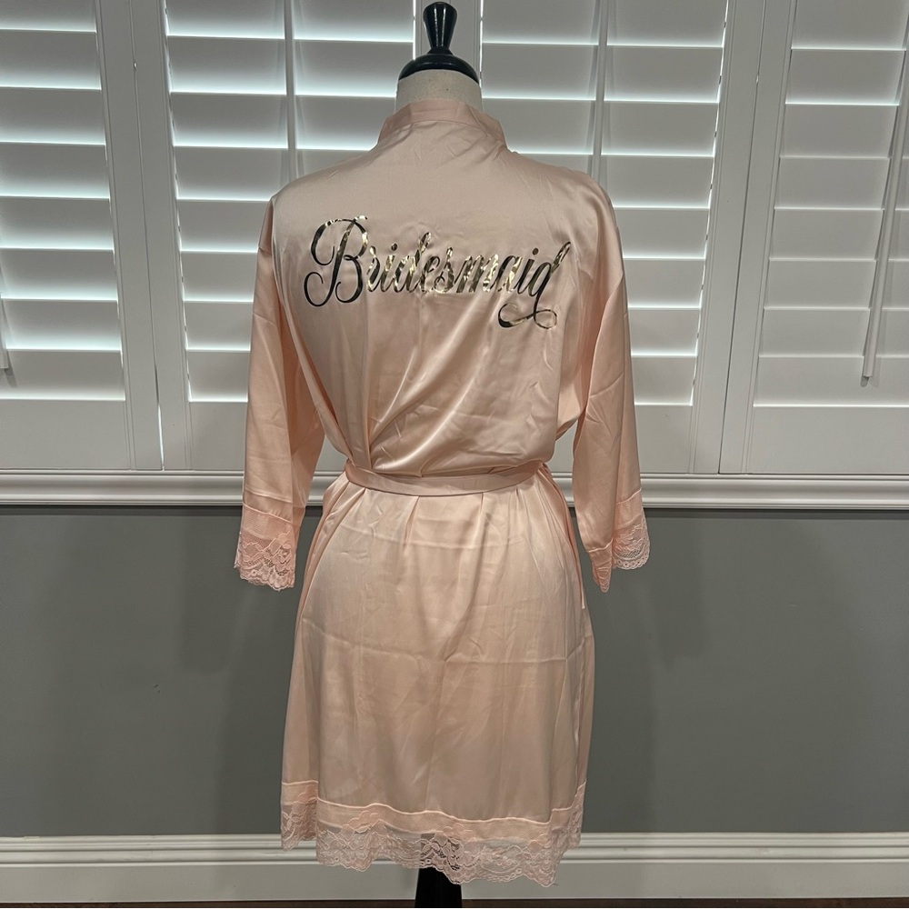 Elegant Pink Bridesmaid Robe